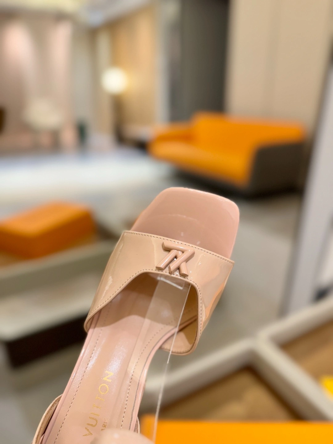 COCO-- 8V 1AGUTG Calfskin goatskin Heel height：8.5CM item:E-X158D4114